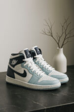 کتونی JORDANایر 526